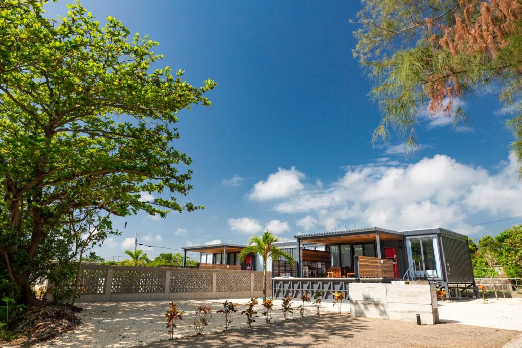 完成した建築の遠景外観写真001