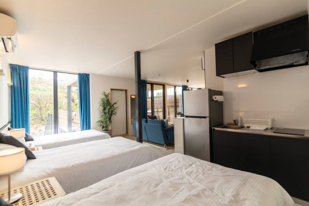 完成した建築のインテリア写真002