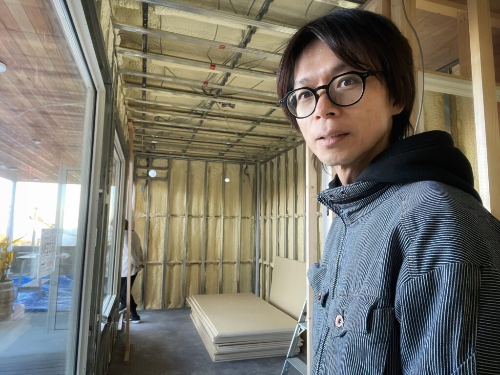 壁・天井の発泡ウレタンは隙間なく施工され「結露」も起こしません。
施主も安心。