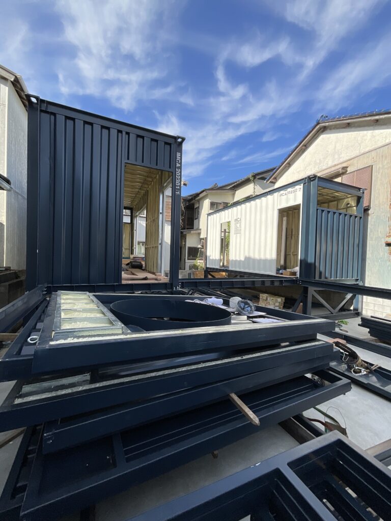 IMG_0568 | コンテナハウスのことなら_現代コンテナ建築研究所 組み立てが始まった現場