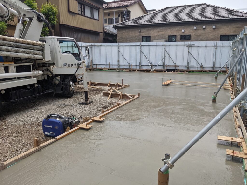 IMG_4498 | コンテナハウスのことなら_現代コンテナ建築研究所 基礎のコンクリート打設
